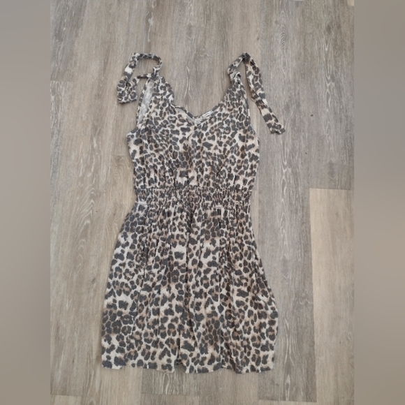 Jodifl Leopard Print Midi Dress - Picture 1 of 4